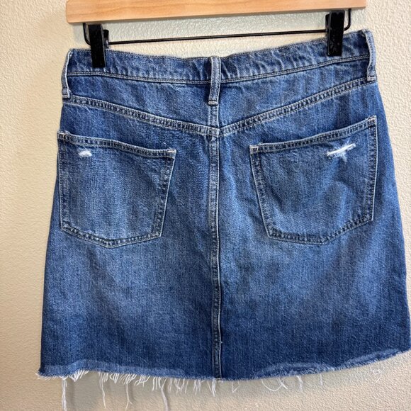 GAP Denim Mini Skirt Size 8-29 Tall Distressed Raw Hem - Picture 2 of 5